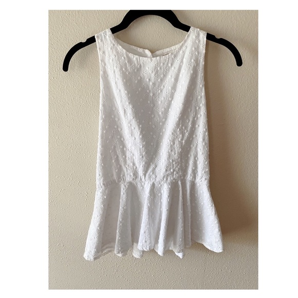 🌹 Kirra White Pattern Peplum Top 🌹 - Picture 3 of 4